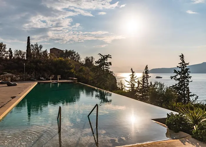 Diapori Suites Hotel
