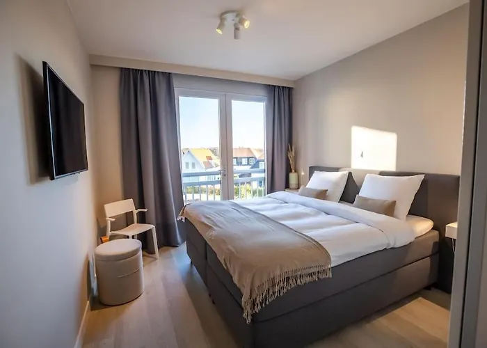 Home Away, Light And Bright