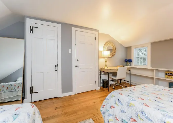 Tide The Knot: Cozy Cape W/ Yard Central A/C