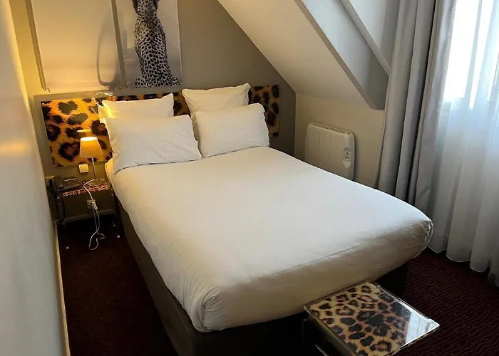 Hotel Le Cardinal Rueil Centre
