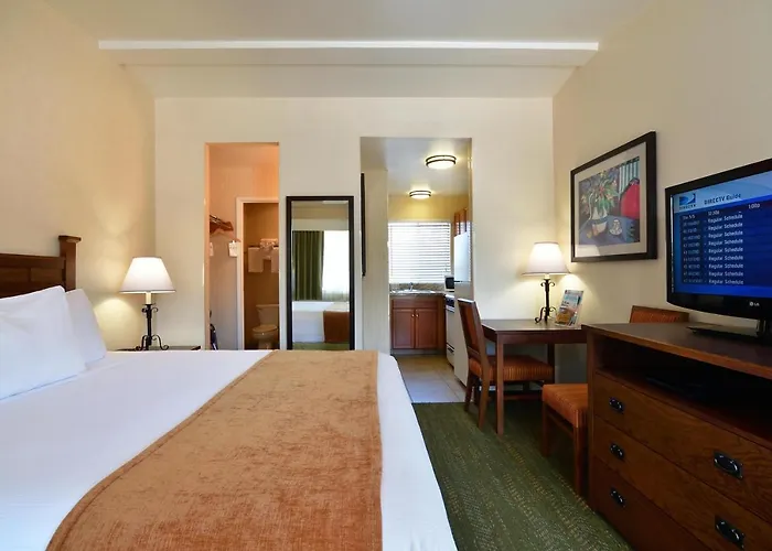 Lamplighter Inn & Suites At Sdsu