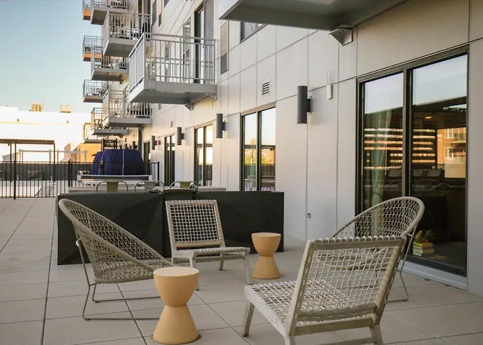 Elmhurst 1Br W Lounge Pool Gym Nr Metra Chi-865