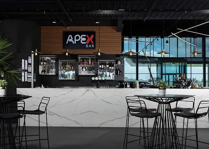 Rydges Pit Lane Hotel