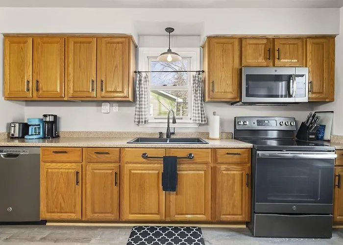 Great Location! Cozy Home With Huge Backyard