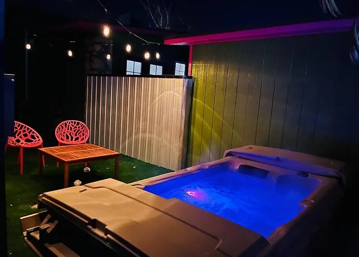 Agave Tiny House At Cactus Flower-Private Hot Tub-Pet Friendly-No Pet Fees!
