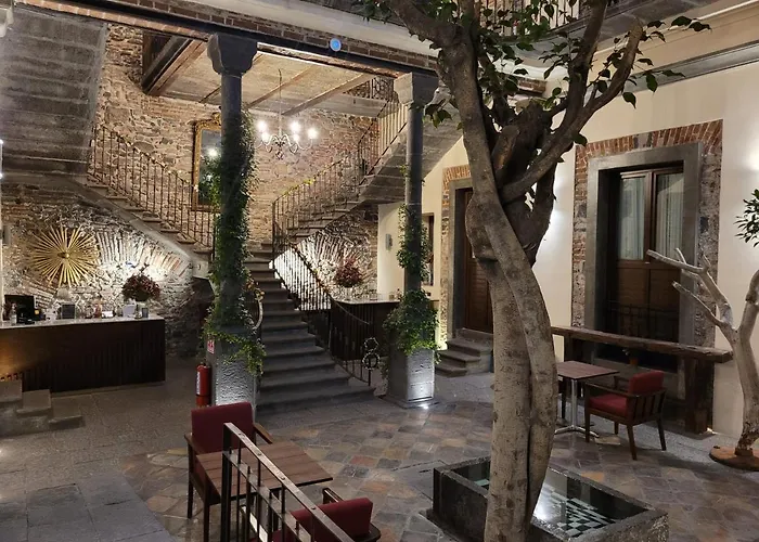 Milo Collection Hotel
