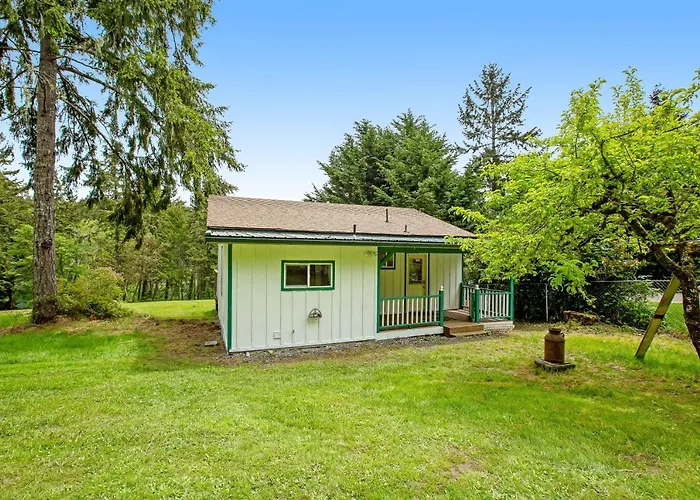 The Glen Cove Sand Spit & Guest Cottage
