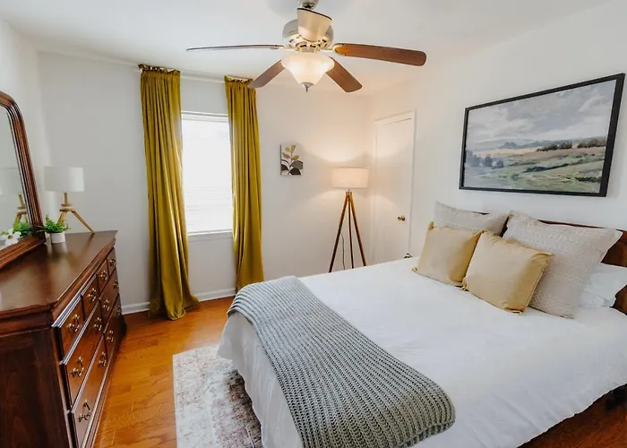 Centrally Located 2Br Overton Square Unit 2 Fast Wifi Free Parking Yes Pets