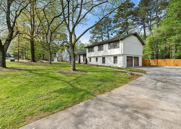 Beautiful Newly-Renovated Home In Indian Hills