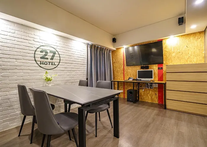 27 Hotel