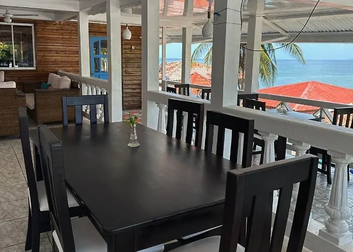 Los Delfines Hotel & Dive Center