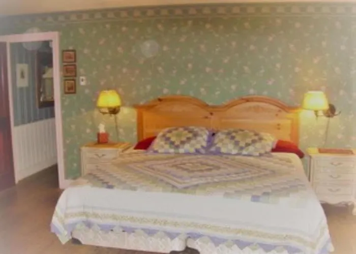 Dodgeton Creek Inn