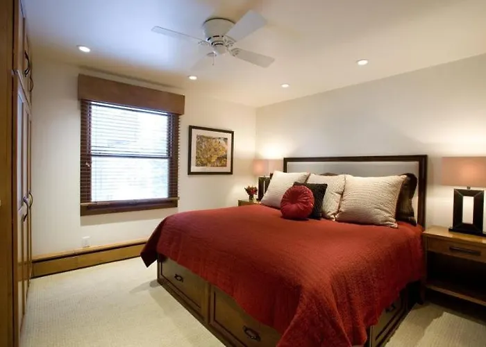 Luxury 2 Bedroom Downtown Aspen Vacation Rental With Access To A Heated Pool, Hot Tubs, Game Room And Spa