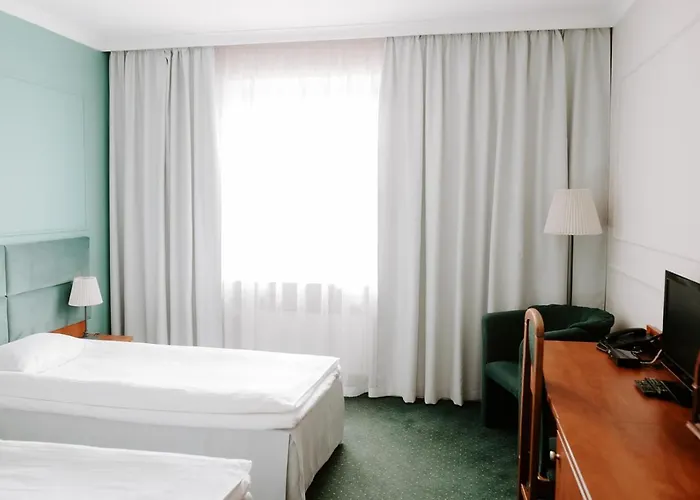 Hotel Senator
