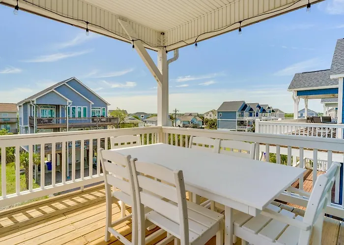 Modern Surf City Beach House W/ Hot Tub!