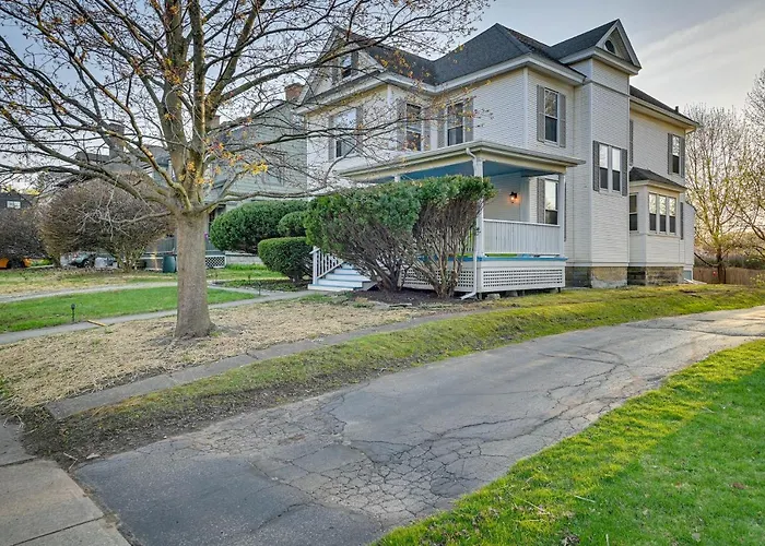 Spacious Historic Home In The Berkshires!