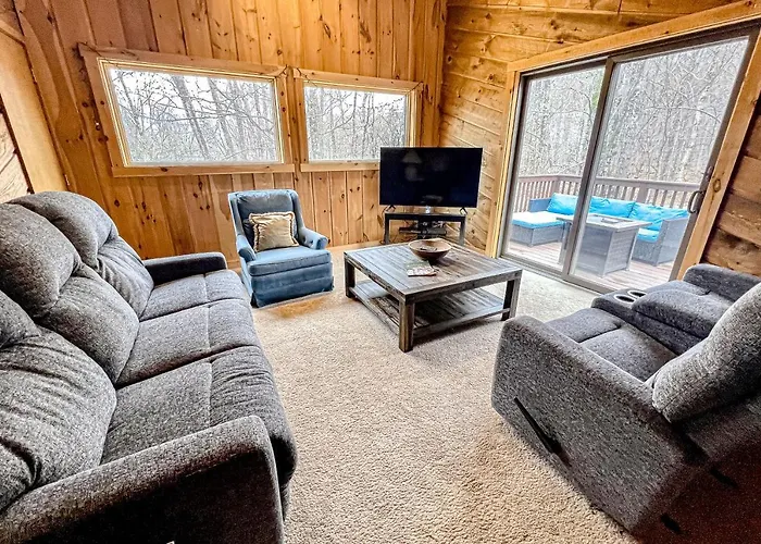 Spacious Mountain Retreat