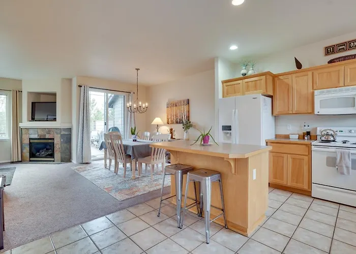 Charming Redmond Townhome W/ Resort Amenities