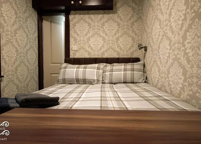 The Wee Nook Crieff - 1-Bed With Garden :)
