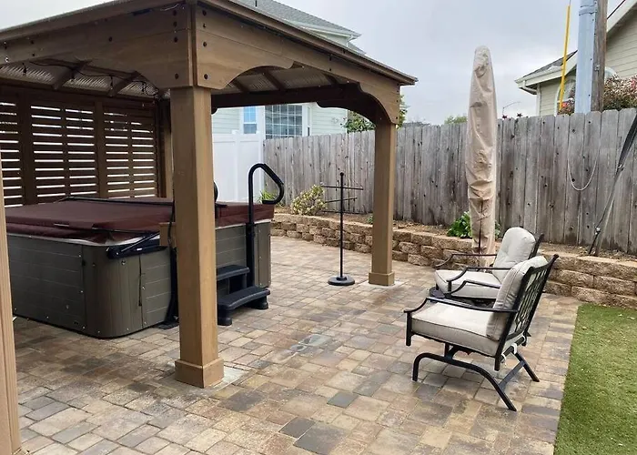 Hillside View With Hot Tub Too