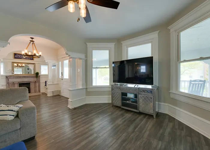North Wildwood Home W/ Porch ~ 3 Blocks To Beach!