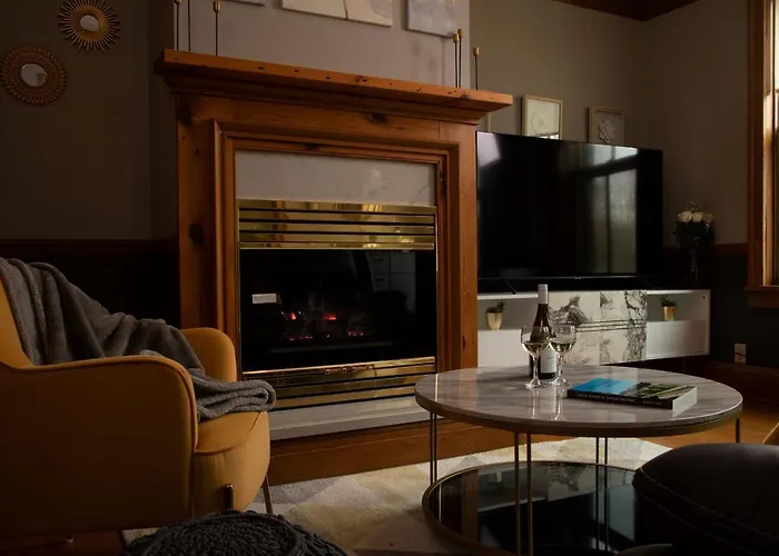 Riverboat Suites