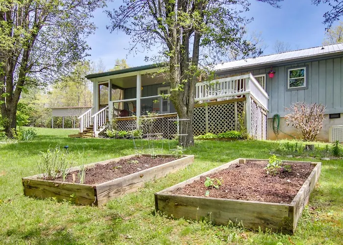 Pet-Friendly Black Mountain Vacation Home W/ Deck