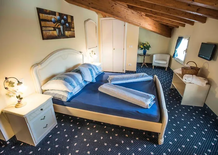 Borgo Dei Poeti Romantik Hotel