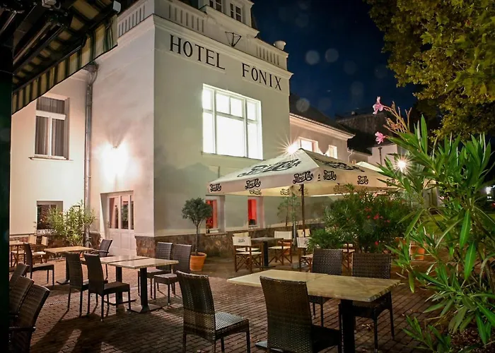 Fonix Hotel