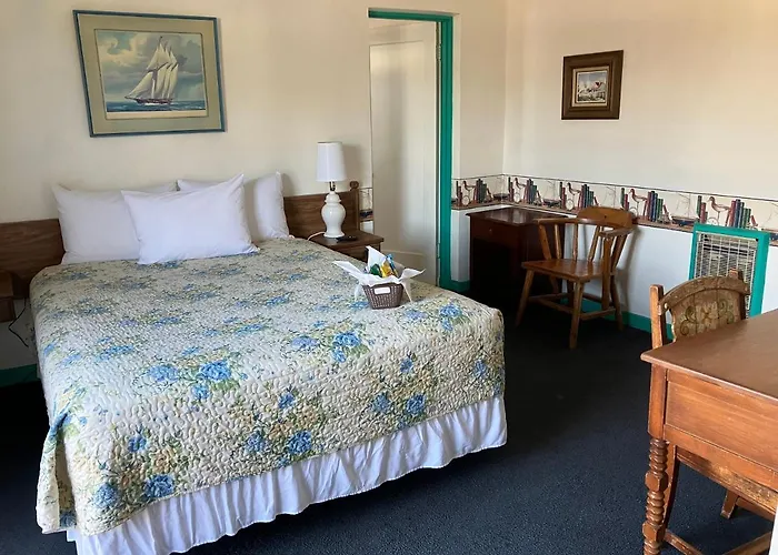 Lighthouse Inn