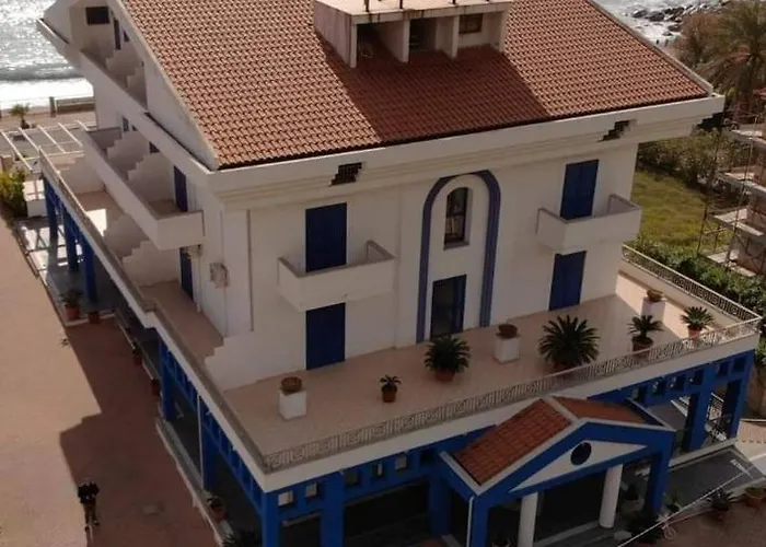 Sea Garden Hotel