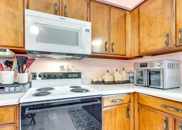 Clear Lake Vacation Home Rental - Pet Friendly!