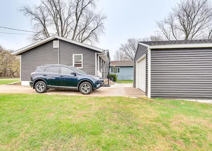Clear Lake Vacation Home Rental - Pet Friendly!