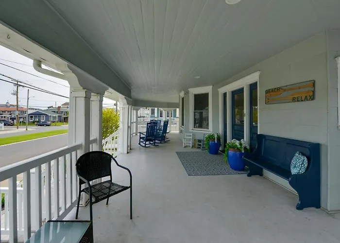 North Wildwood Home W/ Porch ~ 3 Blocks To Beach!