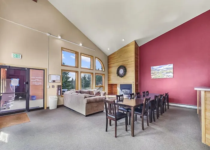 75 Corinthian 3Br 3Ba Spacious Layout, Private Garage