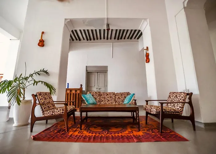 Balcony House