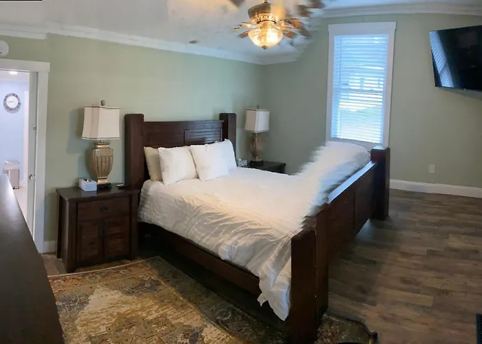 1St Class Rentals The Thurman Munson House