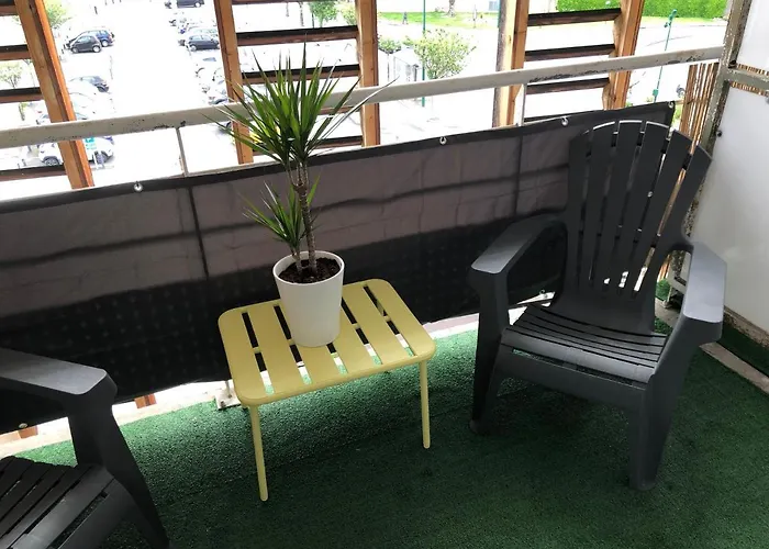 Appart LOURDES 100 m GARE - 4 Places avec Balcon 10mn Sanctuaire