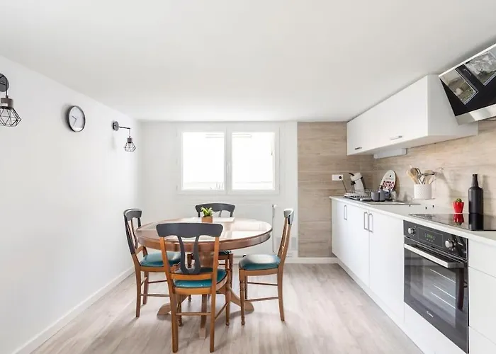 Appartement 200 m plage avec terrasse et jardin