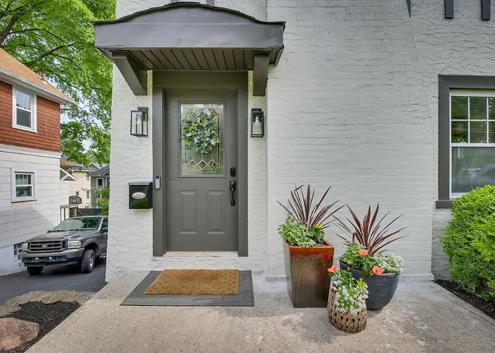 Pet-Friendly Cincinnati Retreat W/ Hot Tub