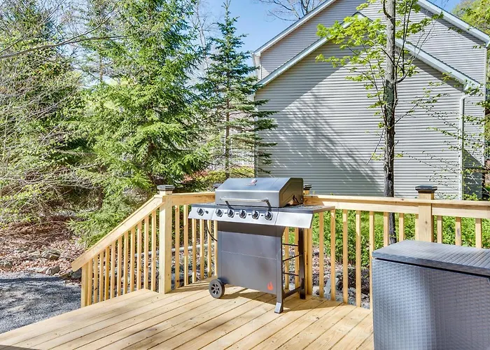 Deck & Community Perks: Bright Pocono Lake Home!