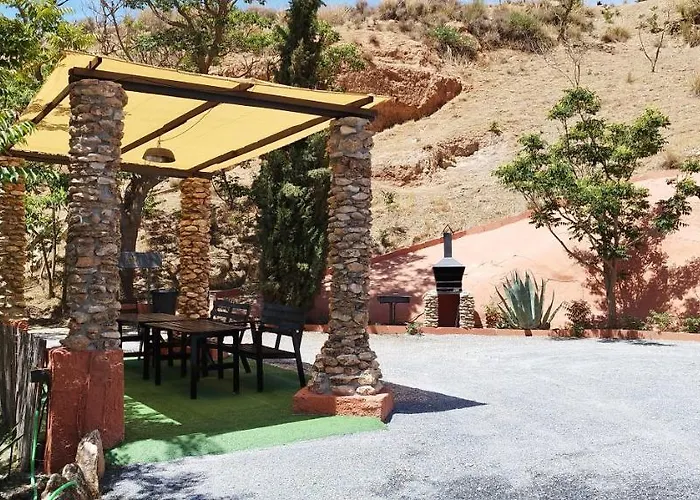 Casas Cueva Y Cortijo La Tala En Guadix