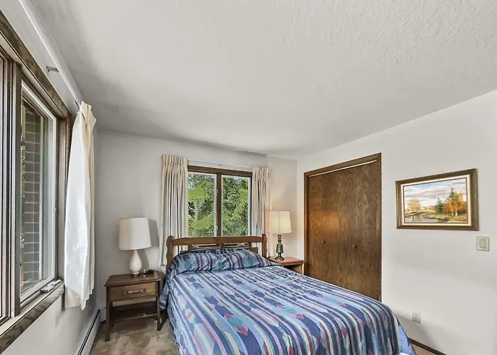 Cc43 Chateau Claire Condo