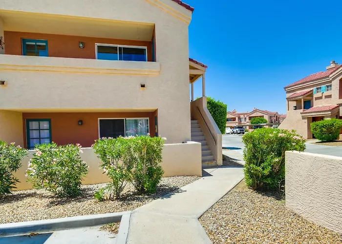 Walk To Rotary Park: Lake Havasu City Condo