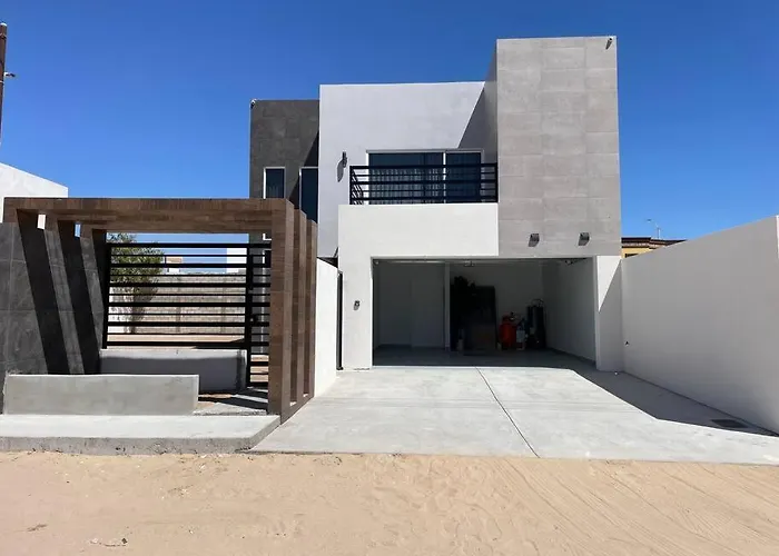 Mia'S House