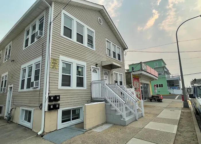 Dupont Beach House A