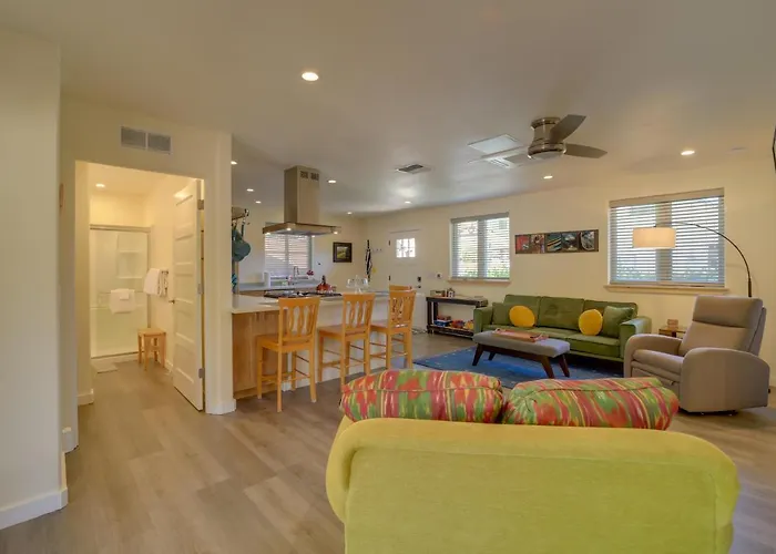 Old Town Cottonwood Cottage W/ Yard, Pets Welcome
