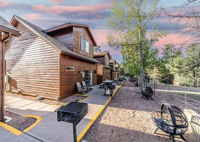 Cabin#2 Elk Hallow - Pet Friendly - Sleeps 6 - Playground & Game Room