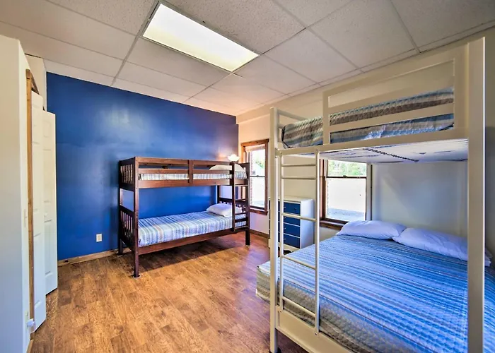 2 Mi To Ice Caves: Pet-Friendly Eben Junction Apt