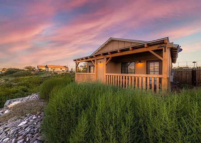 -Pet Friendly- Miners Cabin #6 - King Bed With Private Balcony